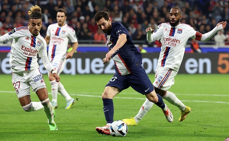 里程碑夜!里昂更衣室发声,亚冠今晨刷纪录,话题不断,控场能力受关注的简单介绍 里程碑夜!里昂更衣室发声,亚冠今晨刷纪录,话题不断,控场能力受关注的简单介绍